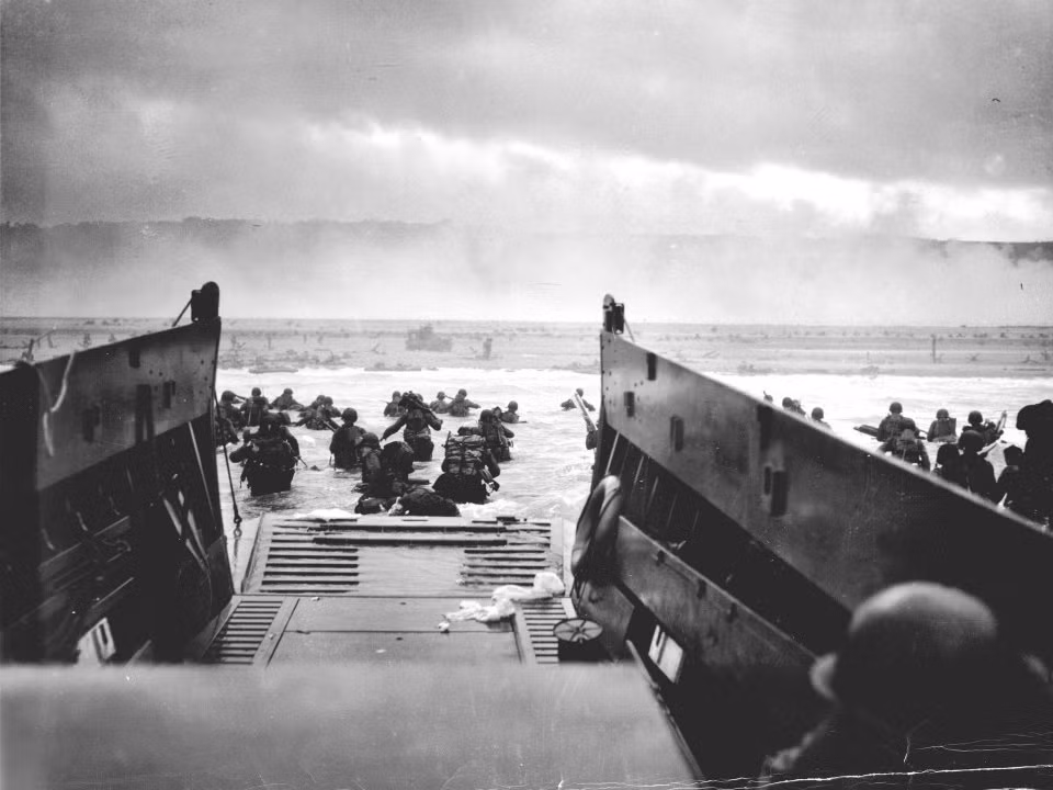 Trận đổ bộ D-Day của Mỹ lên châu Âu trong chiến tranh thế giới thứ hai đến nay vẫn là cuộc đổ bộ đẫm máu nhất trong lịch sử quân đội này. Ảnh chụp ngày 6/6/1944 trên bờ biển Normandy. Nguồn ảnh: BI.