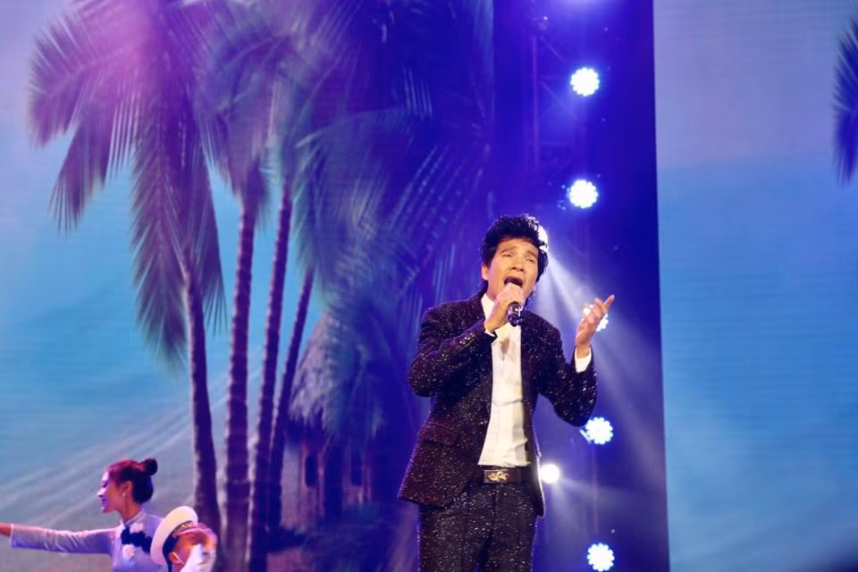 Ca si Ho Quang 8 khon don vi tin don nghien ngap-Hinh-2