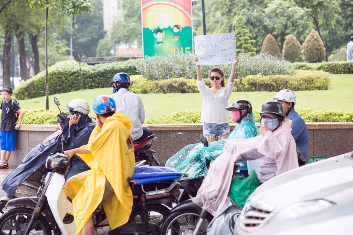 Khi được hỏi về nguyên nhân, mục đích khi thực hiện hai hoạt động này, cô nàng sinh năm 1990 thẳng thắn chia sẻ: "Hành động của Yuu chỉ vì muốn kêu gọi mọi người, mọi tầng lớp, đặc biệt là nam giới hãy tình dục một cách an toàn, thông minh".