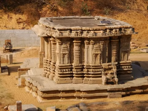 Các vị vua Ganga đã đóng góp nhiều cho văn hóa và văn học khu vực nam Karnataka, nhưng thời kỳ cai trị 600 năm của họ kết thúc đột ngột vào năm 1000 sau Công nguyên.