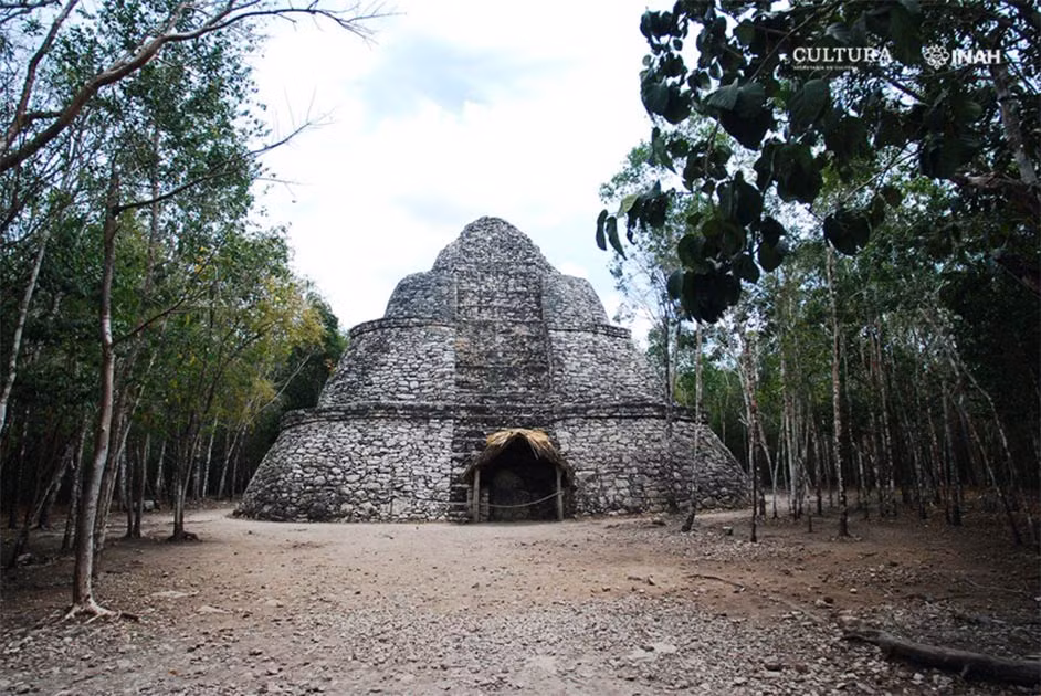 Câu chuyện về nữ hoàng Maya tại Cobá không chỉ thu hút sự chú ý của giới khảo cổ mà còn của cả những người yêu thích lịch sử và văn hóa cổ đại. Bí ẩn về nàng chiến binh xinh đẹp, người đã cai trị và bảo vệ thành đô Cobá vẫn còn đó, chờ đợi những khám phá mới để hoàn thiện bức tranh về một thời kỳ huy hoàng nhưng đầy bí ẩn của người Maya.