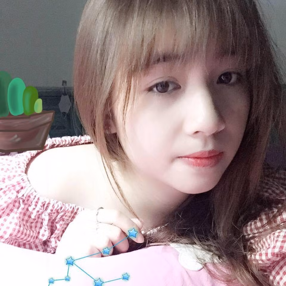 Nguyễn Thùy Dương - Cô bạn Thùy Dương được đông đảo bạn trẻ biết đến là một nữ game thủ sở hữu ngoại hình xinh đẹp và học giỏi. Tâm sự về những hoạt động trong kì nghỉ lễ lần này của mình, Dương cho hay: “Mình dự định vào buổi sáng của dịp lễ sẽ đi làm đẹp và dành thời gian còn lại trong ngày sẽ đi chơi và ăn uống cùng bạn bè.”