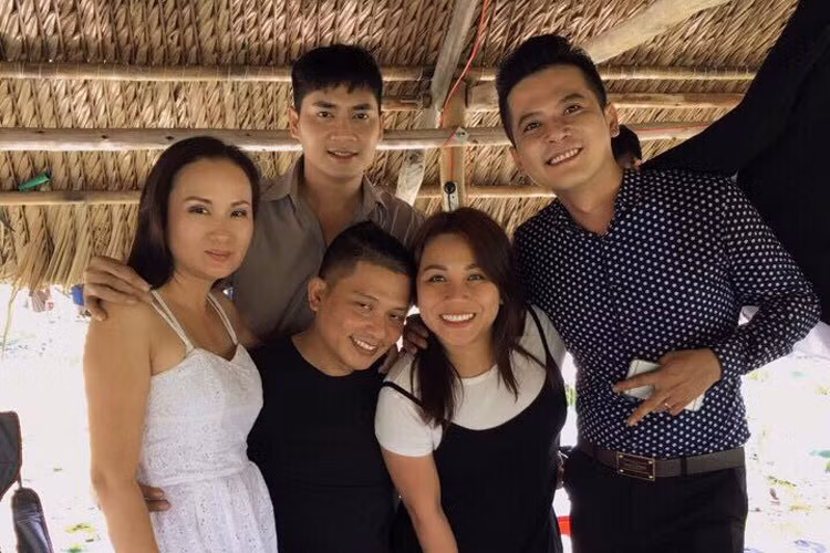 Đối với Hoàng Anh, Quỳnh Như không xinh đẹp như những người bạn gái của anh trước đây nhưng cô lại biết chăm lo cho gia đình, hiền lành và tâm lý. Ảnh: FBNV