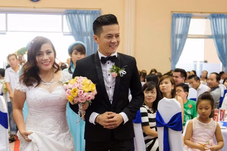 Ngày 23 và 25/2 vừa qua, nam diễn viên Hoàng Anh tổ chức đám cưới với bà xã Việt kiều Quỳnh Như tại Vũng Tàu và Long An. Ảnh: FBNV