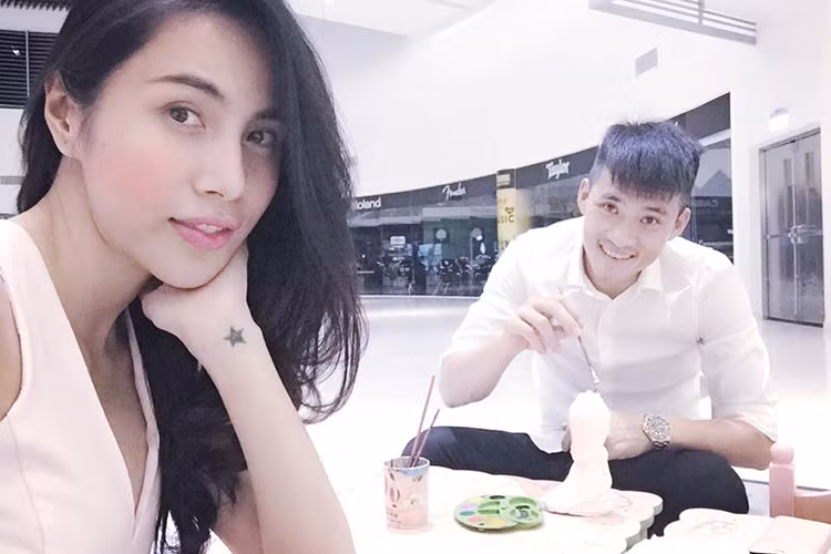Khoảnh khắc dễ thương của Thủy Tiên - Công Vinh "hồi teen", đi tô tượng từng khiến nhiều người ngưỡng mộ. Ảnh: FBNV