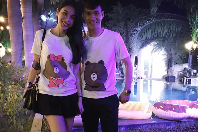 Cặp đôi nổi tiếng của Vbiz thường xuyên đi du lịch để hâm nóng tình cảm vợ chồng. Ảnh: FBNV