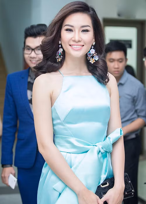 Năm 2016, cô tham gia cuộc thi Hoa hậu Du lịch Quốc tế và ẵm giải Trang phục truyền thống đẹp nhất. Ảnh: FBNV