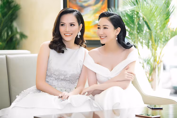 Làm giám khảo phần thi Tài năng, Diệu Linh xuất hiện thanh lịch, sang trọng trong bộ đầm trắng rất tinh tế.