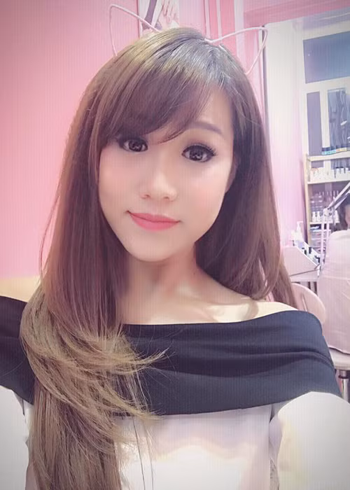 Sinh năm 1989 tại Cần Thơ, MC Trúc Mai được khán giả biết đến là người dẫn chương trình Chuyển động 24h của VTV24. (Ảnh: FBNV)