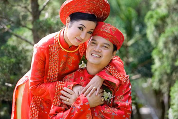 Đầu năm 2016, Thúy Nga từng trở thành tâm điểm của dư luận khi “tố” chồng cũ Nguyễn Văn Nam ôm 7 tỷ của cô bỏ trốn. Không chịu thua, ông Nguyễn Văn Nam tố ngược cô lăng nhăng đồng thời dọa khởi kiện tội vu khống, nhục mạ. Ảnh: VTC News