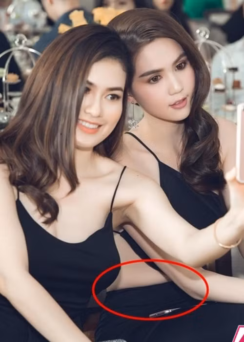 Vòng eo 56 mà Ngọc Trinh vừa khoe đã lấy lại bỗng trở thành vòng hai kém thon gọn, thậm chí ngấn mỡ. Ảnh: Blogtamsu