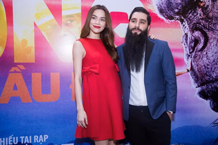 Đạo diễn phim “Kong: Skull Island” và Hồ Ngọc Hà từng quen nhau ở một sự kiện tại nước ngoài. Bởi vậy, khi trở lại Việt Nam, anh thường xuyên gặp gỡ nữ ca sĩ. Ảnh: Dân Việt.