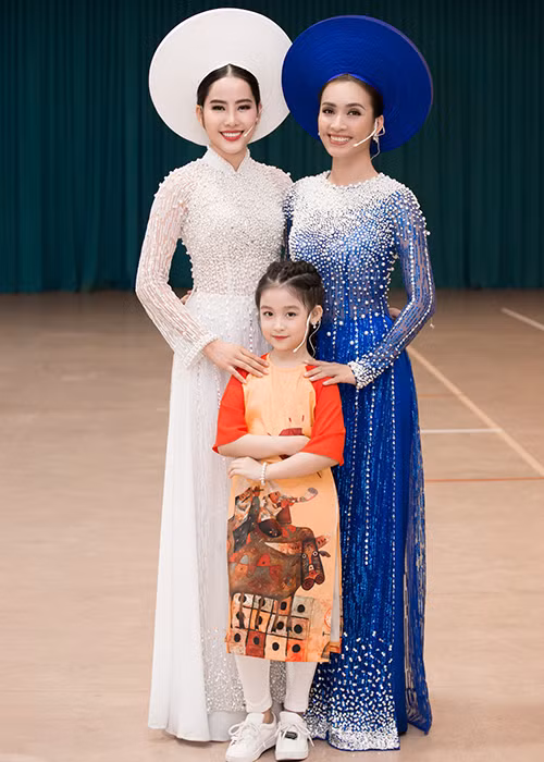 Tiết mục của Nam Em và Ái Phương còn có sự hiện diện của bé Bảo Ngọc - Á quân Gương mặt thân quen nhí 2015.