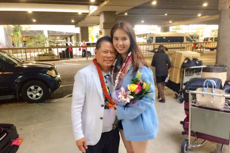 Ngọc Trinh - Hoàng Kiều bắt đầu hẹn hò vào tháng 11/2016. Sau 3 tháng gắn bó, cặp đôi đường ai nấy đi. Chuyện tình này đã gây ồn ào kể từ lúc bắt đầu đến khi kết thúc. (Ảnh: FBNV)