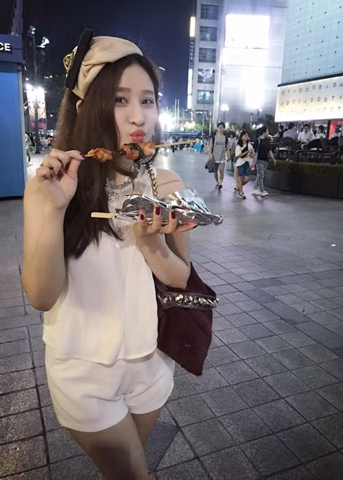 Vượt qua khủng hoảng sau ồn ào đời tư, Ivy tập trung hết sức vào công việc kinh doanh. Ngoài công việc, cô dành nhiều thời gian chăm sóc bản thân và tự thưởng cho mình những chuyến du lịch. (Ảnh: FBNV)