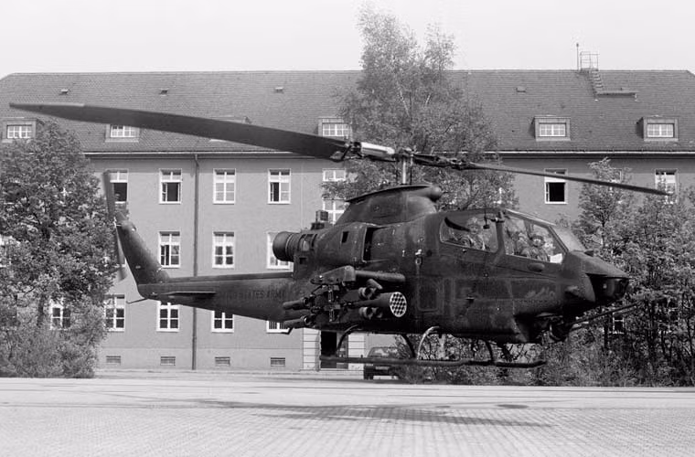 Trực thăng tấn công AH-1F là biến thể nâng cấp ra đời từ cuối những năm 1980 của dòng trực thăng AH-1 Cobra nổi danh. Đây là loại trực thăng tấn công "chuyên nghiệp" đầu tiên trong lịch sử trực thăng Mỹ.