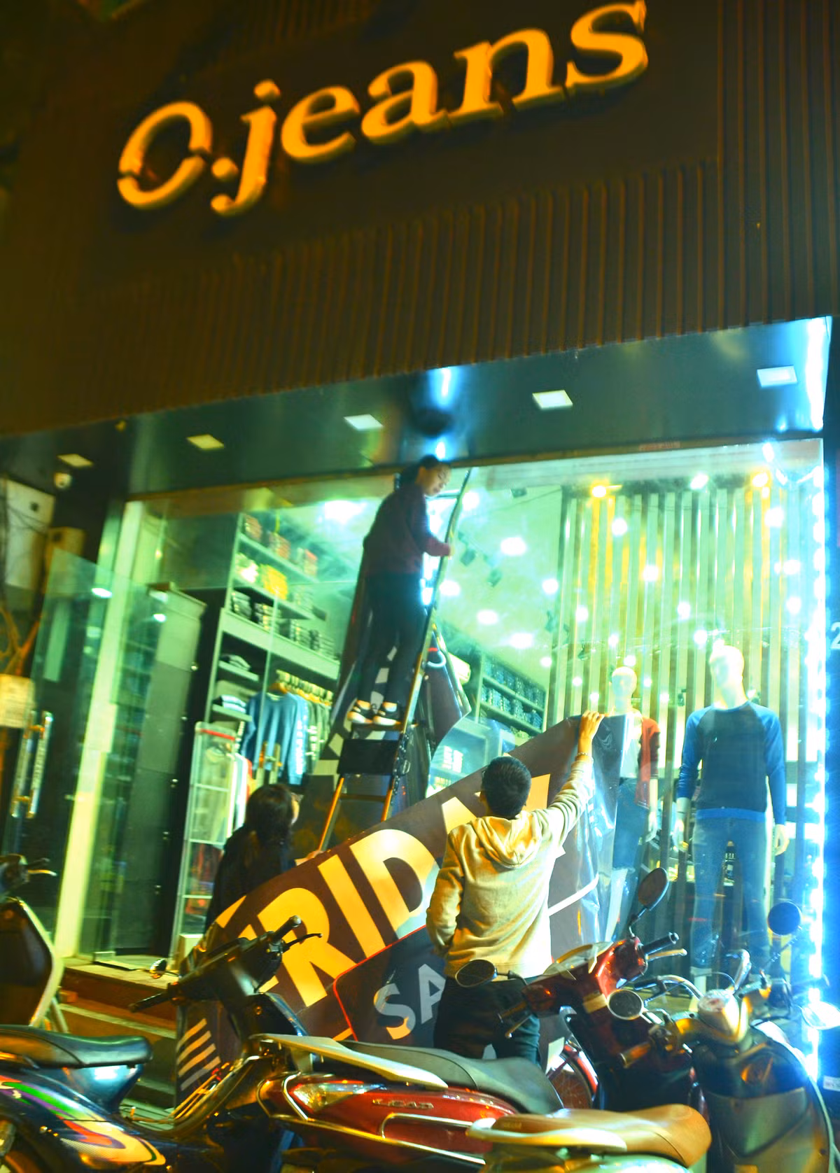 Do xo mua thoi trang giam gia khung dip Black Friday-Hinh-18