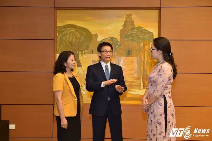 PTT Vu Duc Dam: Khong chu truong bo bien che doi voi giao vien