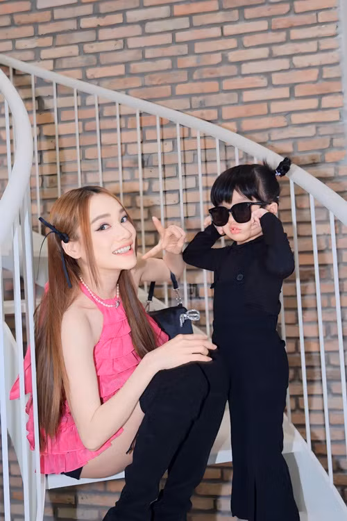 Cô lên đồ, dự định "quẩy" concert BlackPink dù mang thai.