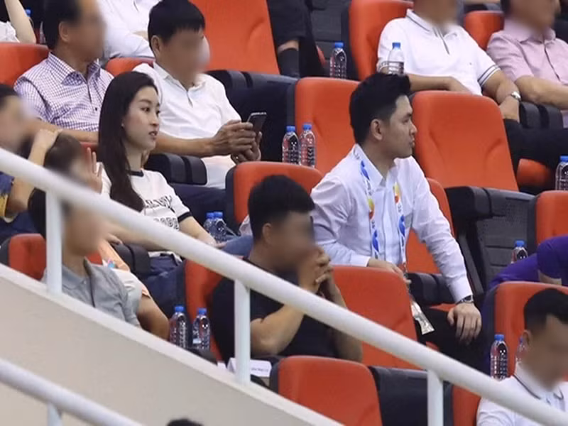 Mỹ Linh lộ diện bên ông xã Đỗ Vinh Quang hồi tháng 9. Ảnh: Tiền Phong.