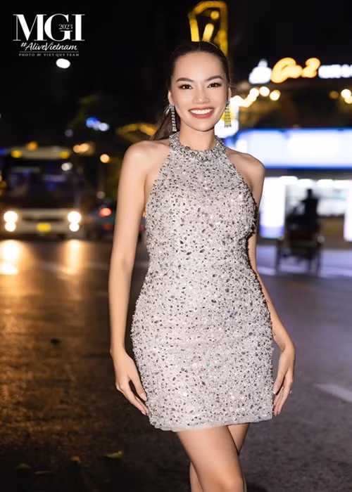 Lê Hoàng Phương đang nỗ lực hết mình để ghi điểm. Ảnh: FBNV.