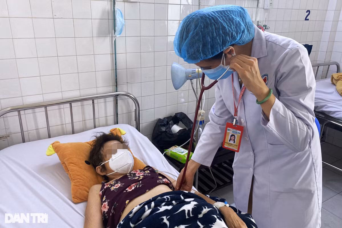 Vì sao nhiều bệnh nhân muốn nhảy lầu tự tử khi điều trị hậu COVID-19? - Hình 4 Vi sao nhieu benh nhan muon nhay lau tu tu khi dieu tri hau COVID-19?-Hinh-4