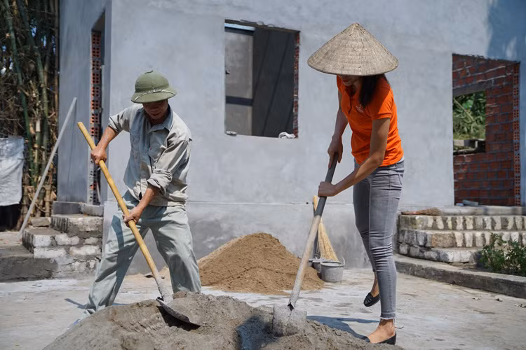 Sau 3 tháng thực hiện, 3 căn nhà tình thương đã lần lượt được trao tặng tại xã Gia Đức, xã An Lư, xã Thủy Triều – thuộc huyện Thủy Nguyên, tỉnh Hải Phòng.