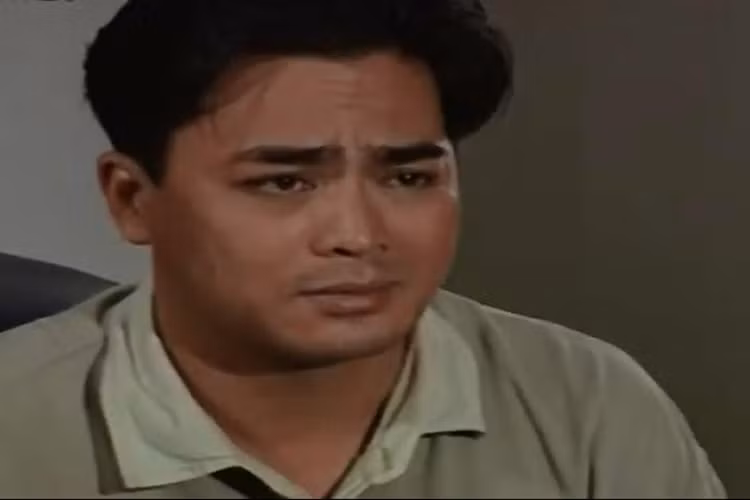 Nguyễn Hoàng thường được các đạo diễn “chọn mặt gửi vàng” cho vai diễn phản diện. Nam diễn viên gốc Long An có duyên với dạng nhân vật này có lẽ vì có đôi mắt sâu thẳm, cặp chân mày xếch. Ảnh: Vietnamnet