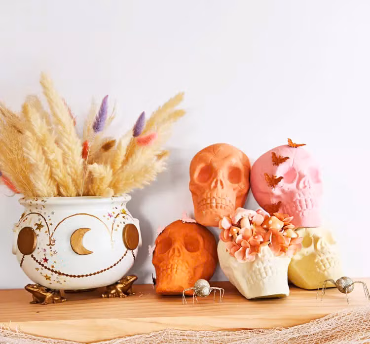 Trang tri tong hong dip Halloween 2024 de ngoi nha them quyen ru