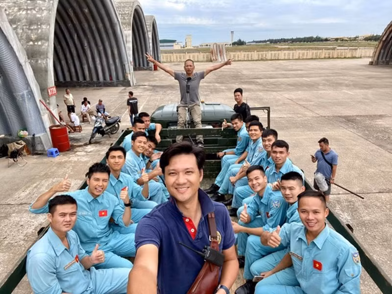Khải Anh còn làm đạo diễn phim Nhà trọ Balanha, Yêu hơn cả bầu trời. Ảnh: Tiền Phong.
