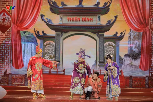 Tao quan 2025 len song, khan gia khen che the nao?
