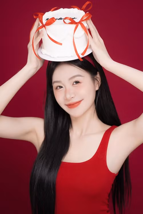 Nữ diễn viên phim Không thời gian chia sẻ trên Vietnamnet, cô có con gái từ hồi sinh viên. Ảnh: FB Trang Emma.