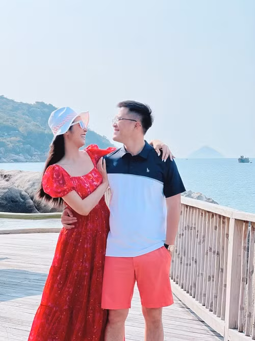 Nàng hậu chia sẻ, thi thoảng chồng là thực khách đầu tiên trải nghiệm những sáng tạo mới của cô trong việc bếp núc.