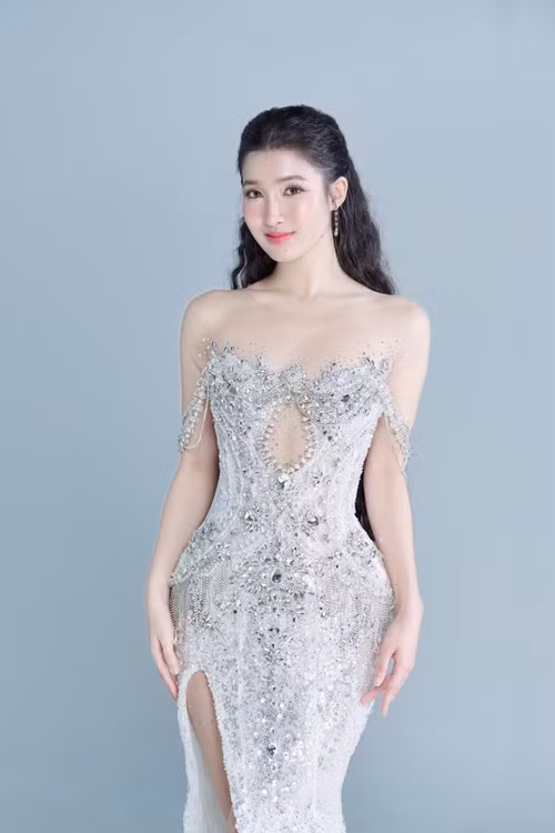 Á hậu Phương Nhi tổ chức lễ ăn hỏi vào ngày 15/1. Ảnh: FB Phương Nhi.