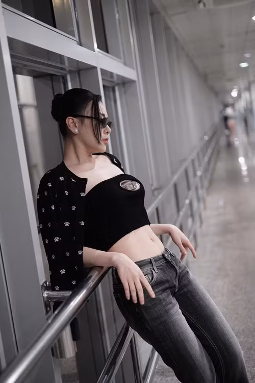 "Quỳnh búp bê" Phương Oanh chăm tập pickleball và yoga để lấy lại vóc dáng. Ảnh: FB Phương Oanh.