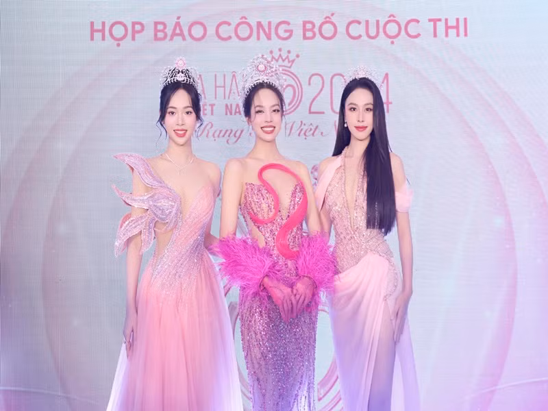 Cô còn đoạt danh hiệu Á hậu 2 Hoa hậu Liên lục địa 2023. Ảnh: FB Ngọc Hằng.