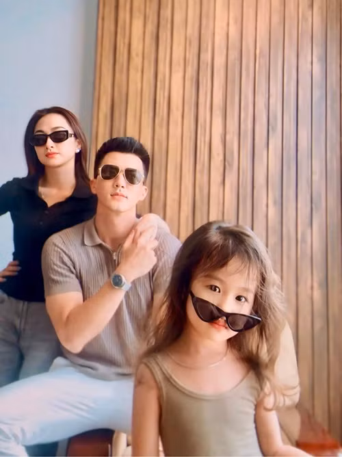 Hà Nhung là hậu phương vững chắc để Hà Việt Dũng yên tâm hoạt động nghệ thuật. Ảnh: Hà Việt Dũng.