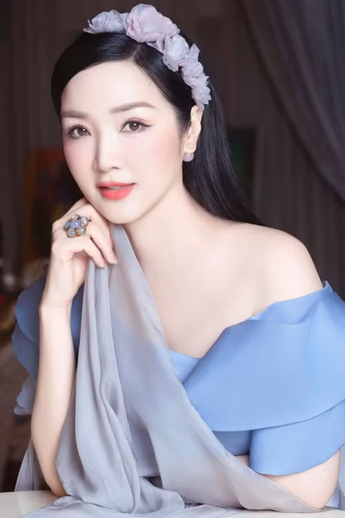 Giáng My sở hữu làn da trắng không tỳ vết khiến nhiều cô gái phải ghen tỵ. Ảnh: FB Giáng My.