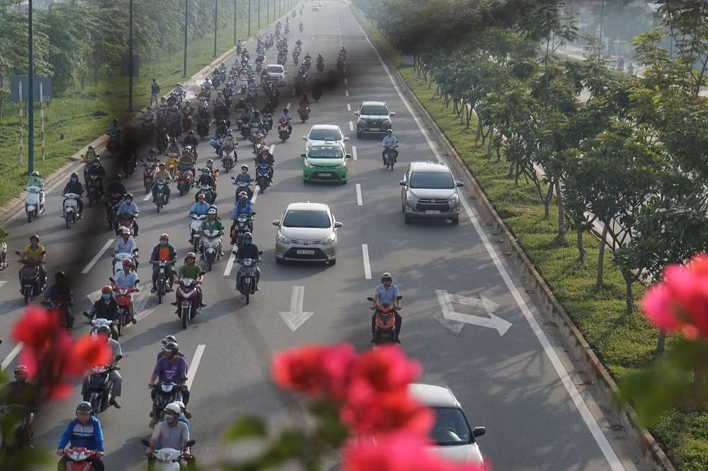 Tuy nhiên, ông Đường cho rằng việc này phải chờ kinh phí. Thay vào đó, đơn vị sẽ triển khai đề xuất kinh phí, lập dự án và đấu thầu. Dự kiến phải qua năm 2020 mới thực hiện được.