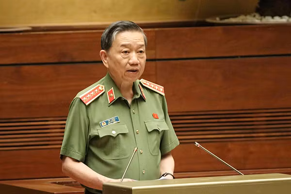 Trả lời chất vấn của đại biểu Lưu Bình Nhưỡng về xử lý trách nhiệm công an cơ sở khi để các vụ án ma túy, hình sự nguy hiểm xảy ra, Bộ trưởng Tô Lâm thông tin vừa qua đã thay thể, ký luật GĐ CA tỉnh để tội phạm gia tăng.
