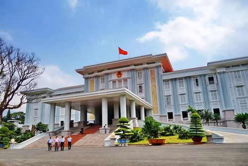 Cong an Gia Lai lam viec voi nguoi cung cap tin tim thay may bay MH370