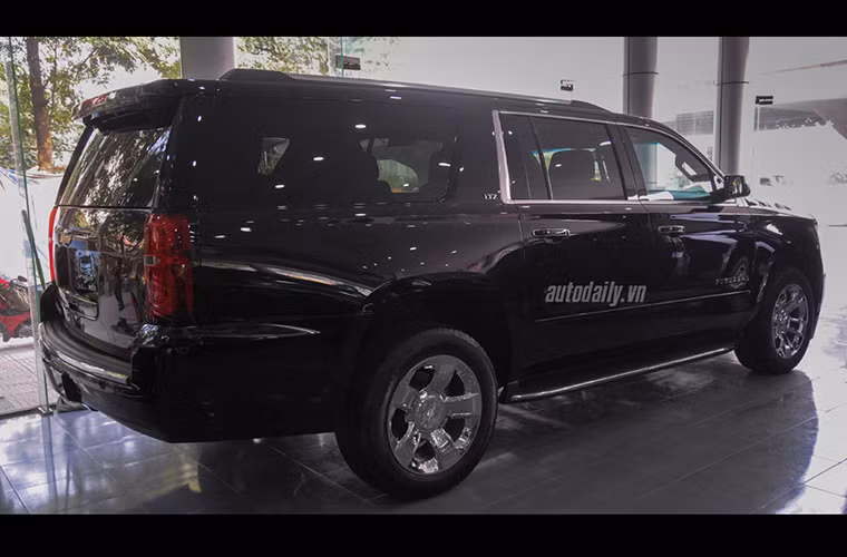 Về thiết kế, Chevrolet Suburban 2015 và Cadillac Escalade 2015 có khá nhiều điểm tương đồng. Cả hai sở hữu chiều dài 5.690 mm, cao 1.890 mm và rộng 2.044 mm.