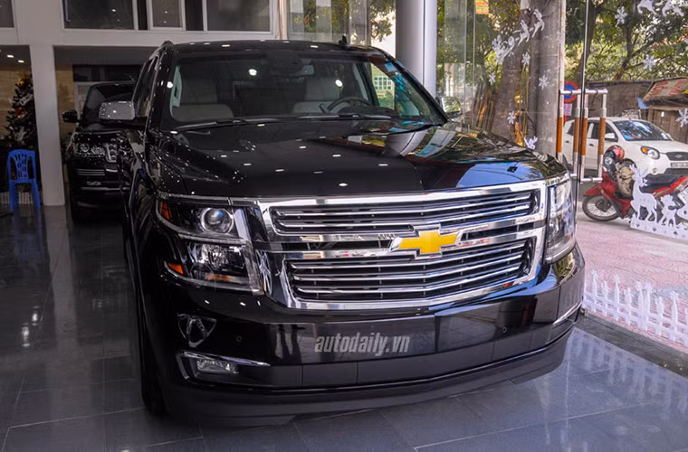 Theo công bố của nhà sản xuất, Chevrolet Suburban 2015 có mức tiêu thụ nhiên liệu theo tiêu chuẩn của Hiệp hội bảo vệ môi trường nước Mỹ (EPA), chỉ còn 14,7L/100km khi chạy trong thành phố và 10,2L/100km khi chạy trên đường cao tốc.