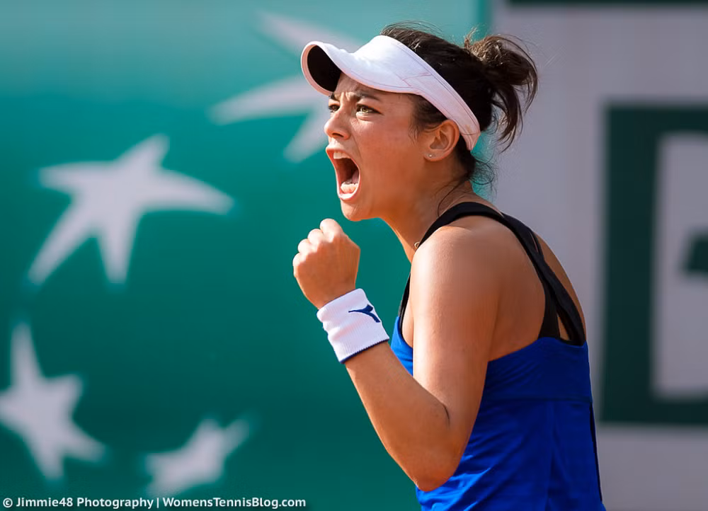 Cô từng bốn lần liên tiếp dự vòng đấu chính Roland Garros, từ năm 2014 đến 2017.