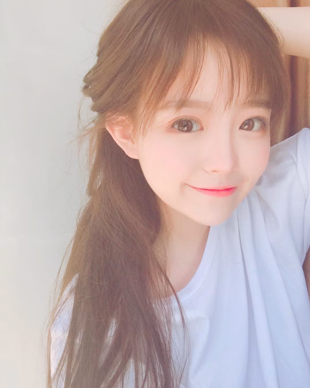 Cư dân mạng bây giờ không chỉ là con trai mới thích ngắm con gái xinh mà con gái cũng rất thích. Và cô gái dưới đây chính là câu trả lời cho những "thói quen" đó.