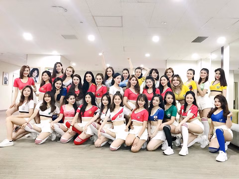 Dàn hot girl Nóng cùng World Cup năm nay nhận được sự chú ý lớn của khán giả.Tất cả đều đã làm hết sức.