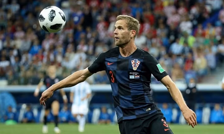 Hậu vệ trái Ivan Strinic (Croatia): 7,3 điểm