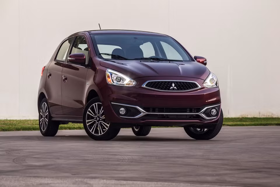 Mitsubishi Mirage: Với mức giá 13.000 USD, Mirage là một chiếc xe rẻ nhưng vẫn sở hữu hiệu năng đủ tốt. Mitsubishi hoàn toàn có thể nâng cấp sức mạnh của mẫu xe này nhưng vẫn đảm bảo mức giá không vượt quá 20.000 USD. Một phiên bản thể thao sẽ phù hợp với những người trẻ năng động đang tìm kiếm chiếc xe có mức giá mềm đi kèm hiệu suất tốt, kiểu dáng hiện đại.