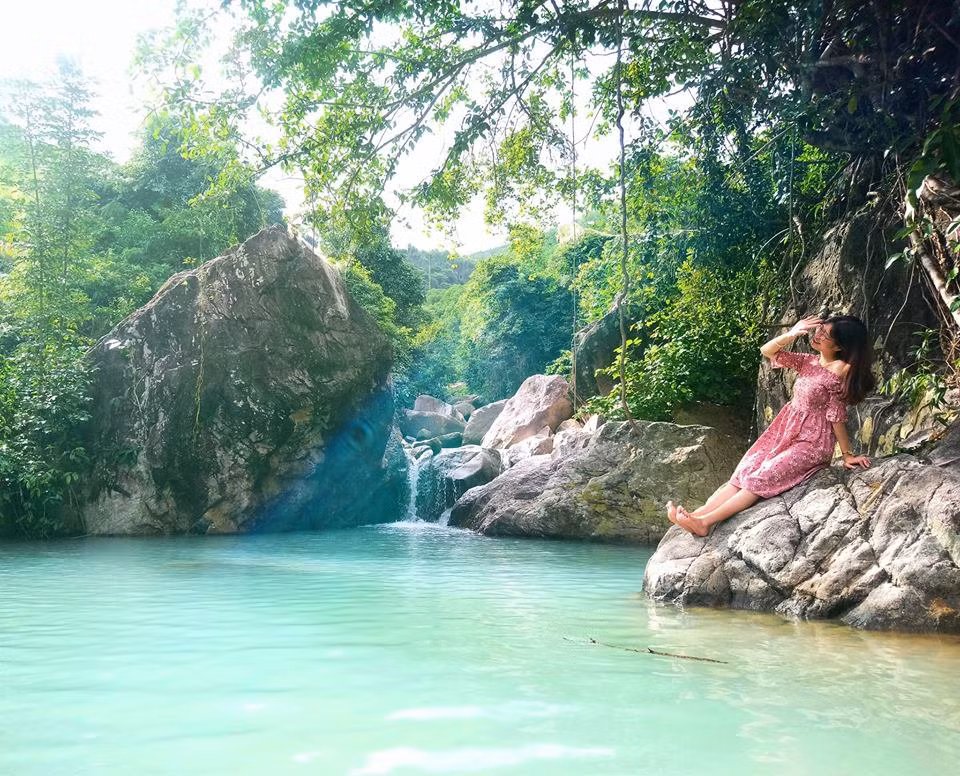 Giờ đây có đến Quy Nhơn thì nhớ xách balo lên và ghé chân qua Tuyệt Tình Cốc để săn những bức hình độc lạ các bạn nhé!