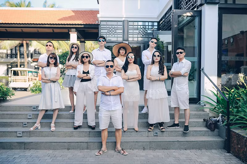 Mới đây, trên MXH bộ ảnh "công ty nhà người ta" gây sốt dân mạng về độ "chịu chơi", lẫn cách thức thực khiến ai cũng phải trầm trồ xuýt xoa.